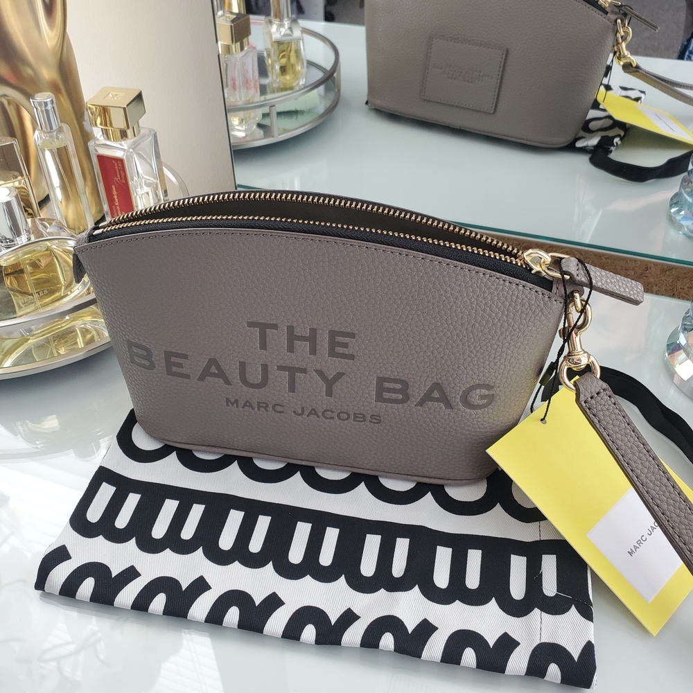 NWT Marc Jacobs Taupe Beauty Bag